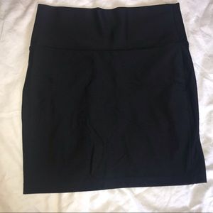 Black bodycon miniskirt